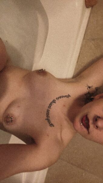 devilsbunni66 Nakenläckor OnlyFans Foto 48