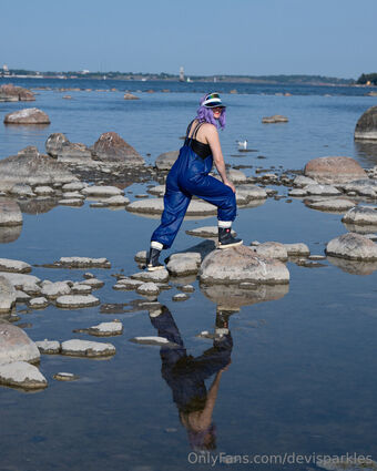 devisparkles Nakenläckor OnlyFans Foto 1