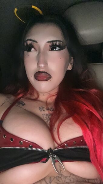 devouredmys0ul Nakenläckor OnlyFans Foto 37