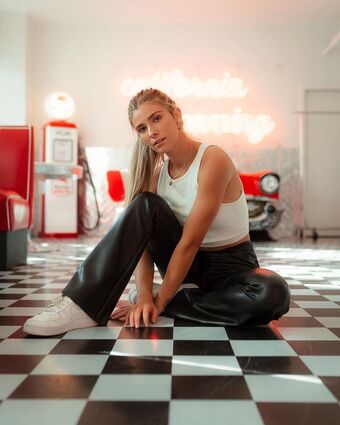 Devyn Cuellar Nakenläckor OnlyFans Foto 12