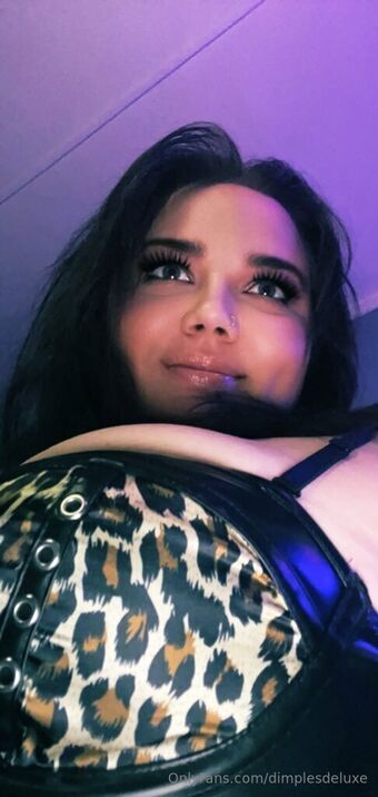dimplesdeluxe Nakenläckor OnlyFans Foto 7