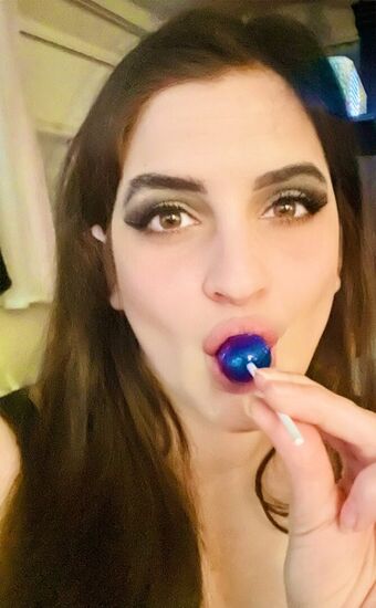 Divajilly Nakenläckor OnlyFans Foto 21