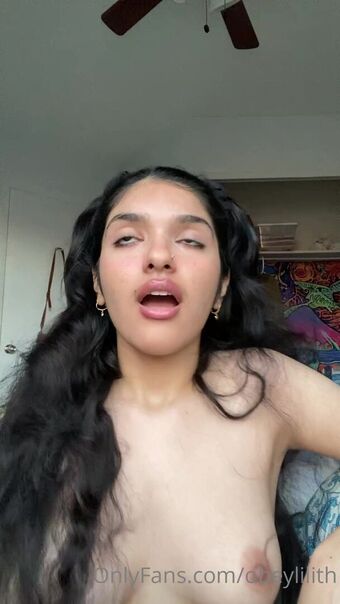 divinelilith888 Nakenläckor OnlyFans Foto 4