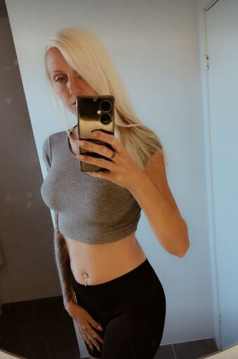 dk.babe Nakenläckor OnlyFans Foto 5