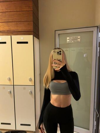 Douxchatte Nakenläckor OnlyFans Foto 1