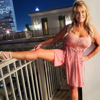 Down With Devina Nakenläckor OnlyFans Foto 35