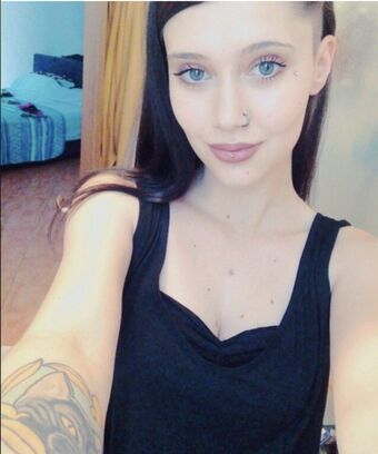 eleperuffo_ Nakenläckor OnlyFans Foto 15
