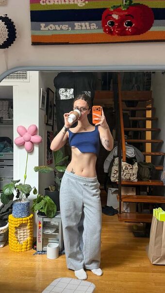 ellaemhoff Nakenläckor OnlyFans Foto 19