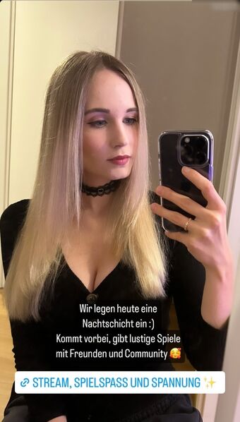 Ellecornflake Nakenläckor OnlyFans Foto 3