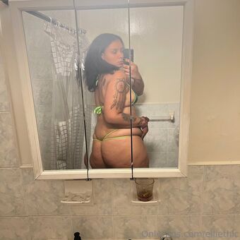 elliethic Nakenläckor OnlyFans Foto 8