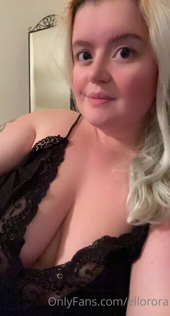 ellorora Nakenläckor OnlyFans Foto 29