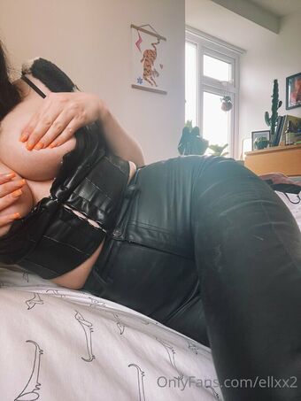 ellyy Nakenläckor OnlyFans Foto 34