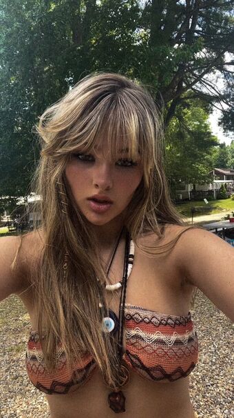 Ember Vail Nakenläckor OnlyFans Foto 12