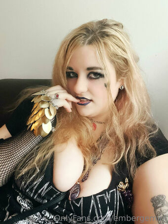embergemini Nakenläckor OnlyFans Foto 23