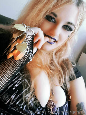 embergemini Nakenläckor OnlyFans Foto 29