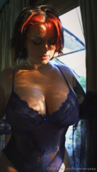 EmeryEXP Nakenläckor OnlyFans Foto 33