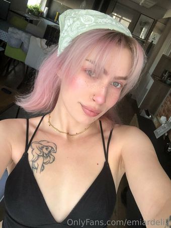 emiardeli2 Nakenläckor OnlyFans Foto 5