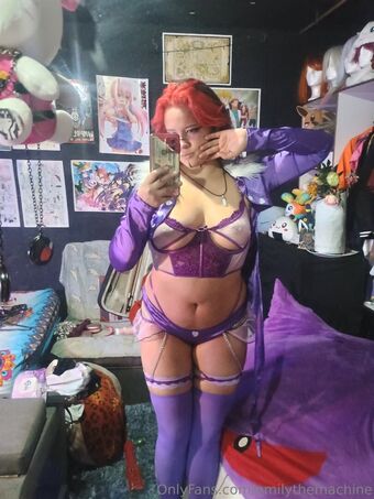 emilythemachine Nakenläckor OnlyFans Foto 11