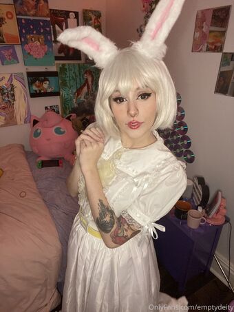 emptydeity Nakenläckor OnlyFans Foto 15