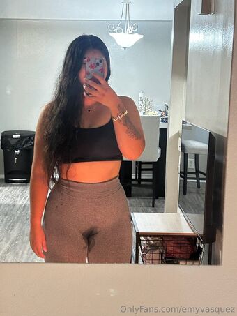emyvasquez Nakenläckor OnlyFans Foto 9