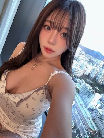 ENA Nakenläckor OnlyFans Foto 19