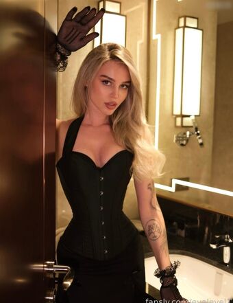 Eva Level Nakenläckor OnlyFans Foto 21