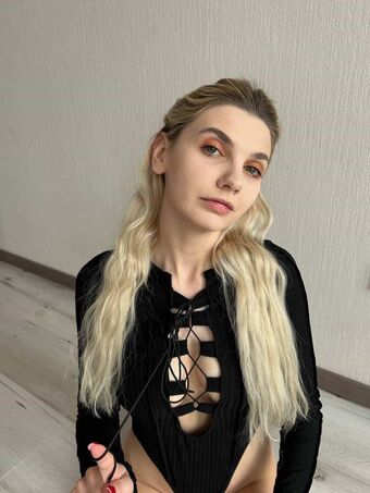 Eva Ross Nakenläckor OnlyFans Foto 15