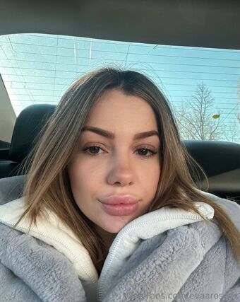 evaaroseex Nakenläckor OnlyFans Foto 13