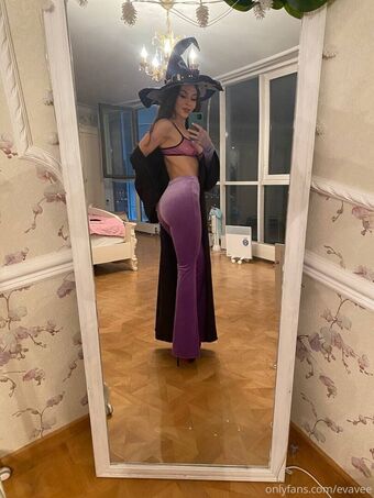 evavee Nakenläckor OnlyFans Foto 69
