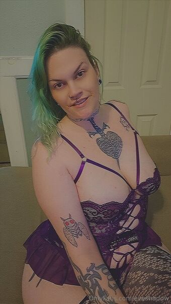 eveshadow Nakenläckor OnlyFans Foto 25