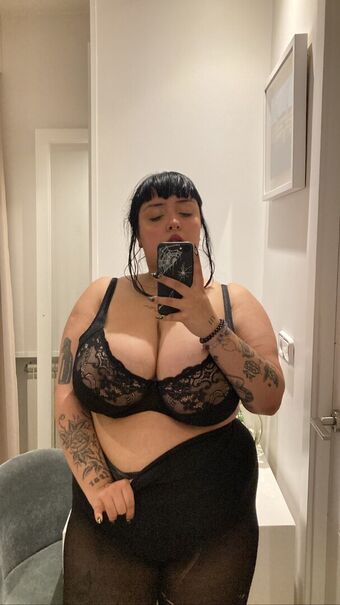 Evilbebita Nakenläckor OnlyFans Foto 5