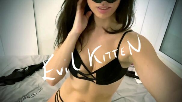 evilkitten Nakenläckor OnlyFans Foto 24