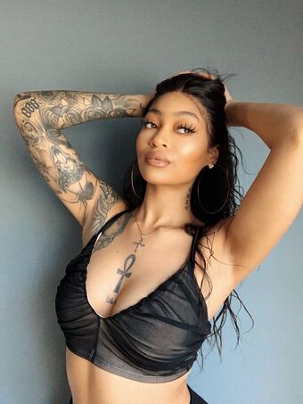 Evoni Nakenläckor OnlyFans Foto 2