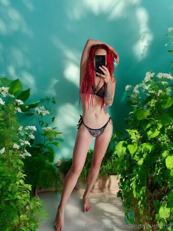ewusi Nakenläckor OnlyFans Foto 4