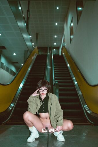 ExhMi Nakenläckor OnlyFans Foto 6