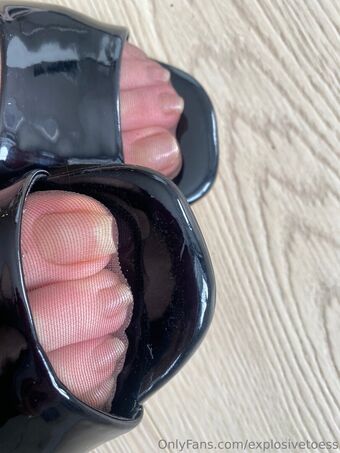 explosivetoess Nakenläckor OnlyFans Foto 34