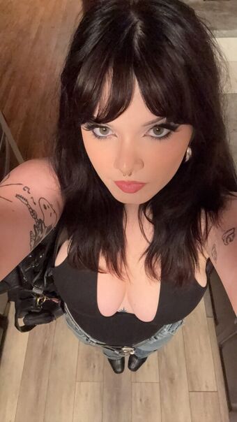 Extragal Nakenläckor OnlyFans Foto 27