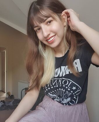 Ezbae Nakenläckor OnlyFans Foto 14