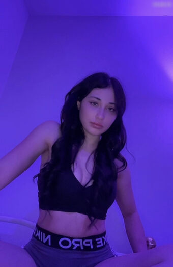 f1elly Nakenläckor OnlyFans Foto 29