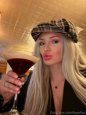 fayeflyn Nakenläckor OnlyFans Foto 15