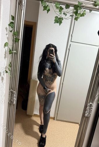Fee.eeeee Nakenläckor OnlyFans Foto 1