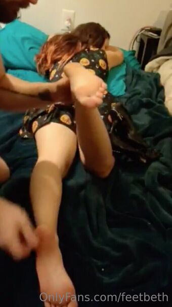 feetbeth Nakenläckor OnlyFans Foto 24
