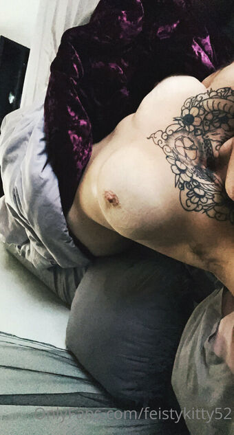 Feistykitty52
