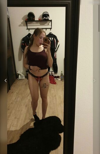 Feuerrose Nakenläckor OnlyFans Foto 40