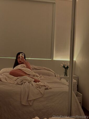 Firepaty Nakenläckor OnlyFans Foto 30