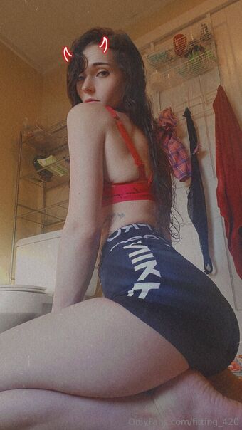 fitting_420 Nakenläckor OnlyFans Foto 10