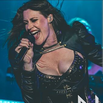Floor-jansen Nakenläckor OnlyFans Foto 35