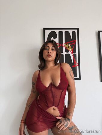 florasfun Nakenläckor OnlyFans Foto 16