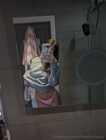 florette.daisy Nakenläckor OnlyFans Foto 6