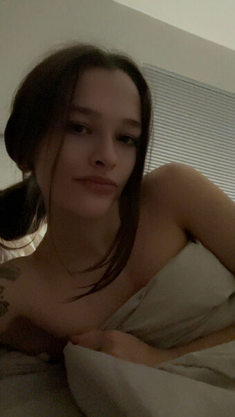 flowwithsky Nakenläckor OnlyFans Foto 31